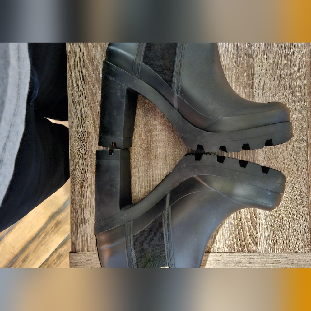 Hunter Original Platform High Heel Chselsa Rain Boots, Women's Size 8 - Picture 10 of 11